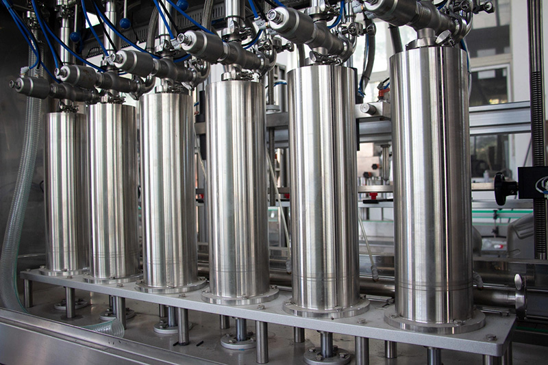 ఆటోమేటిక్ కాస్మెటిక్ పెర్ఫ్యూమ్ లిక్విడ్ బాట్లింగ్ బాటిల్ ఫిల్లింగ్ మెషిన్