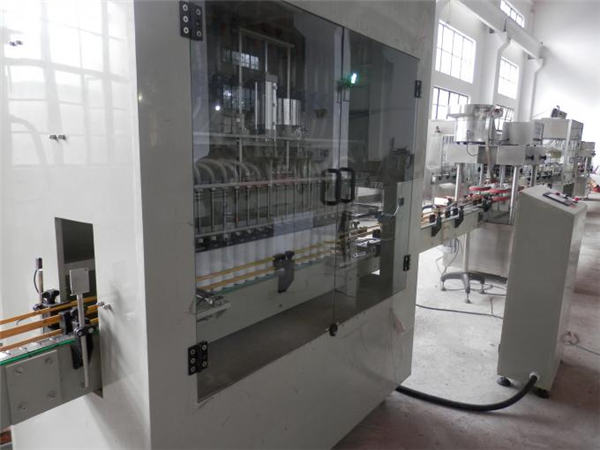 స్టెయిన్లెస్ స్టీల్ పూర్తి ఆటోమేటిక్ బ్లీచ్ ఫిల్లింగ్ మెషిన్